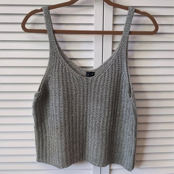 moon & madison Tops - Moon & Madison sweater tank - size medium